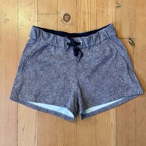 Lululemon Women’s Shorts Size 6